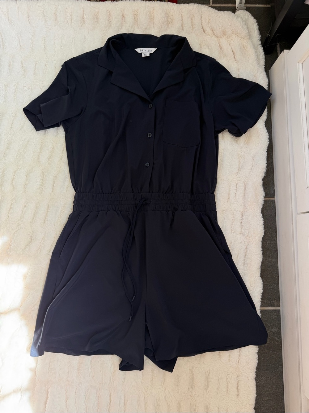 Athleta Avenue Lightweight Short Sleeve Romper in Navy Size MT - Picture 3 of 7
